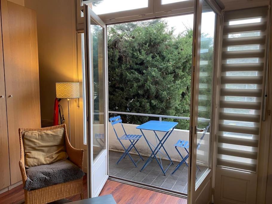 Ferienwohnung Le Balcon De Jules - Charmant Pied-A-Terre - Parking Possible Pour Vehicule De Moins De 4,40 M De Long Lyon Exterior foto